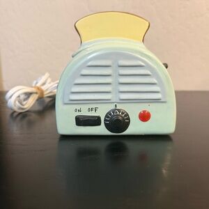 Scentsy Retired Retro Morning Toast Wax Warmer. Preowned Excellent Condition